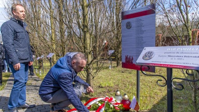 83 rocznica zbrodni katynskiej Wieliczka-043.jpg