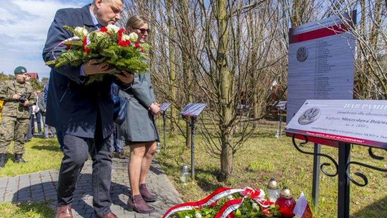 83 rocznica zbrodni katynskiej Wieliczka-044.jpg