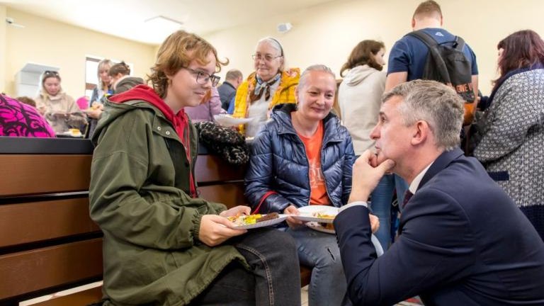 sniadanie Wielkanocne na wielickim dworcu-008.jpg