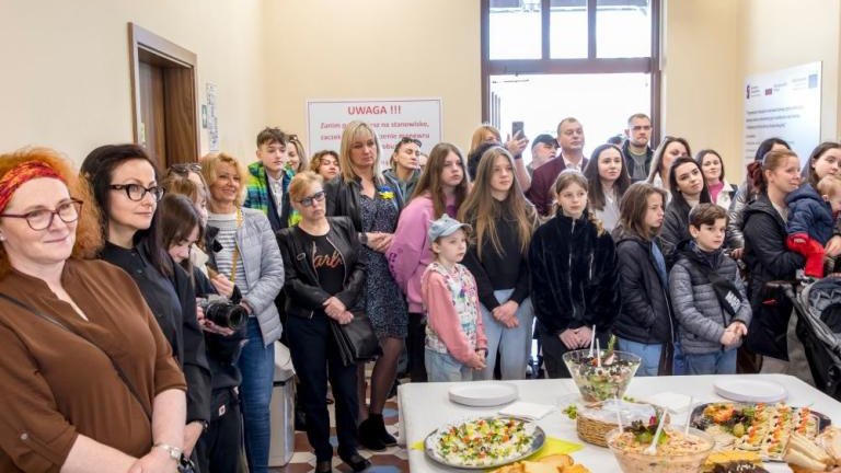 sniadanie Wielkanocne na wielickim dworcu-019.jpg