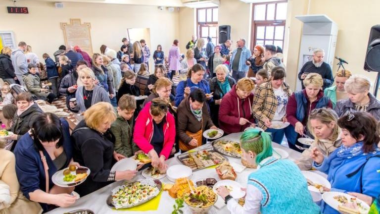 sniadanie Wielkanocne na wielickim dworcu-028.jpg