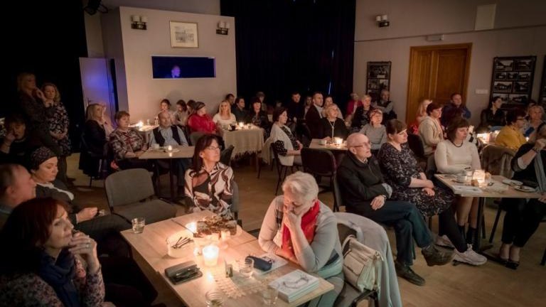 zeby zostac pisarzem wystarczy miec jedno porzadne dziecinstwo Krzyszkowice Wieliczka-011.jpg