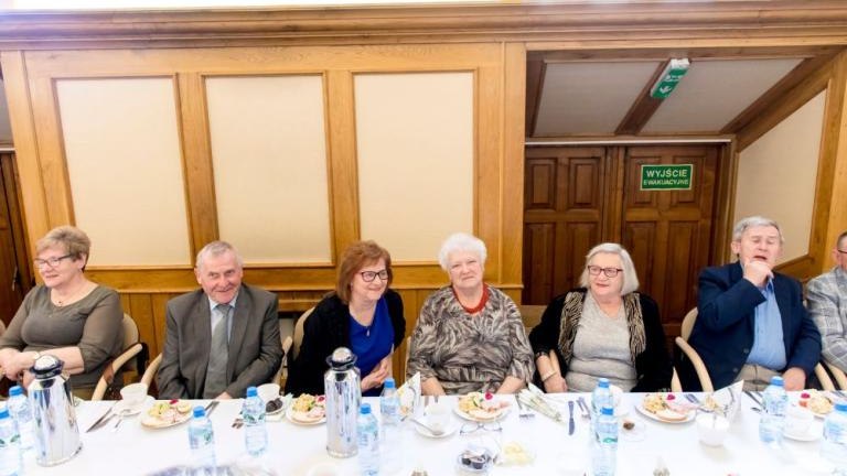swiateczne spotkanie zwiazku emerytow w wielickim Magistracie-004.jpg