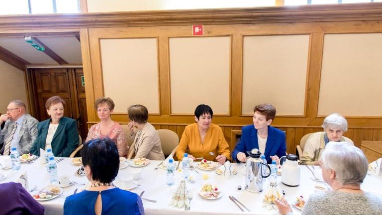 swiateczne spotkanie zwiazku emerytow w wielickim Magistracie-005.jpg