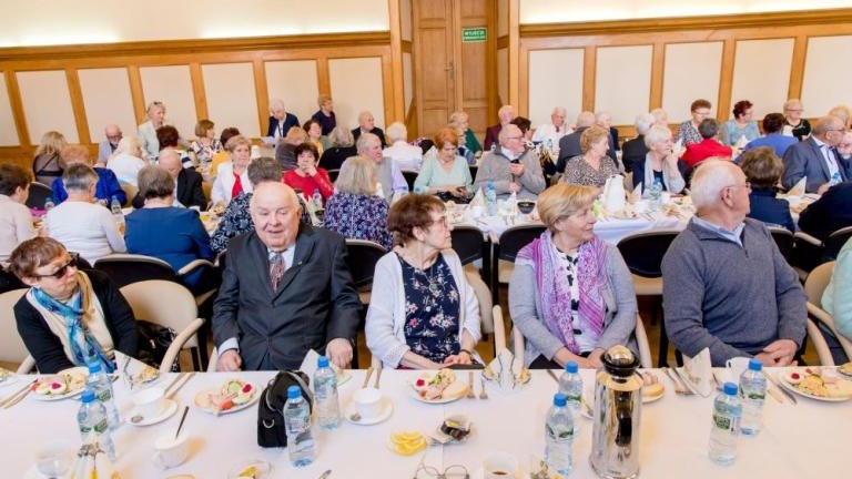 swiateczne spotkanie zwiazku emerytow w wielickim Magistracie-015.jpg