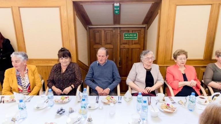 swiateczne spotkanie zwiazku emerytow w wielickim Magistracie-016.jpg