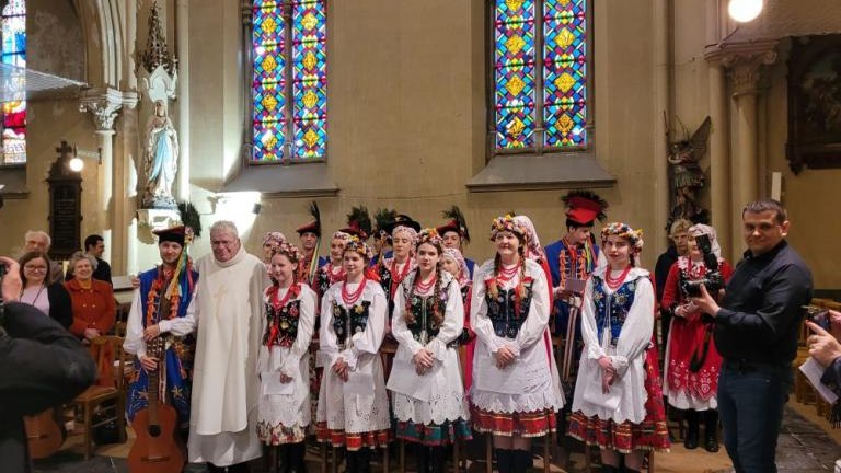 delegacja Gminy Wieliczka obchody 78. rocznicy zakonczenia II Wojny Swiatowej w Saint-Andre-003.jpg