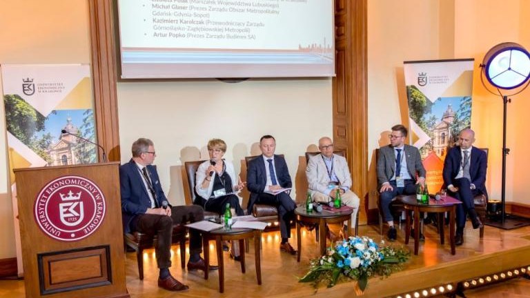 rozmowy o polskich metropoliach w krakowie Artur Koziol Wieliczka-008.jpg