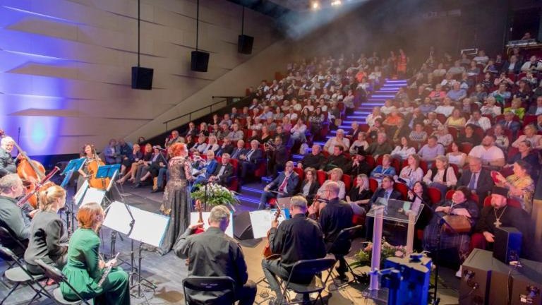 wreczenie medali dobroci 2023 Wieliczka Mediateka-008.jpg