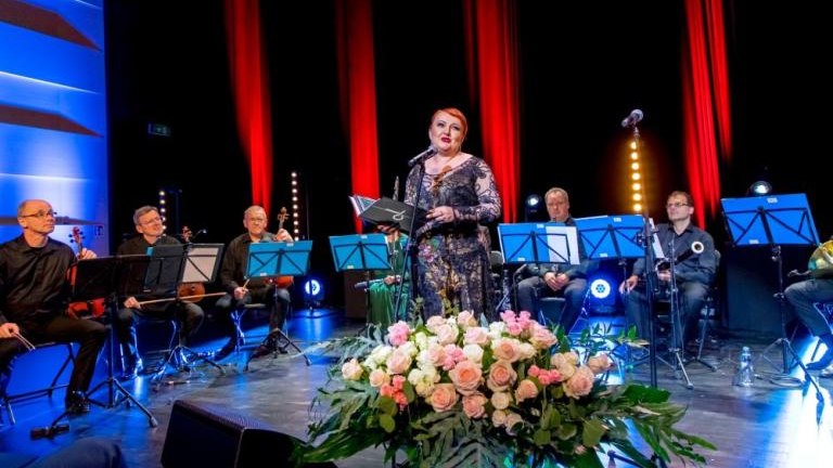 wreczenie medali dobroci 2023 Wieliczka Mediateka-010.jpg