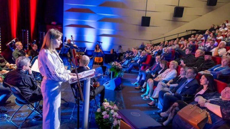 wreczenie medali dobroci 2023 Wieliczka Mediateka-034.jpg