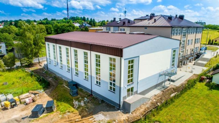 Dobiega końca budowa hali gimnastycznej w Mietniowie gm Wieliczka-008.jpg