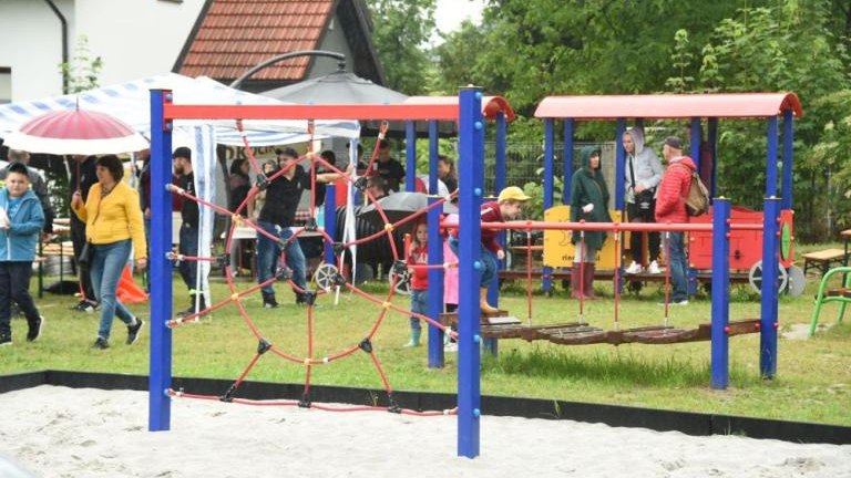 Otwarcie nowego placu zabaw i terenu rekreacyjnego w Raciborsku gm Wieliczka-006.jpg