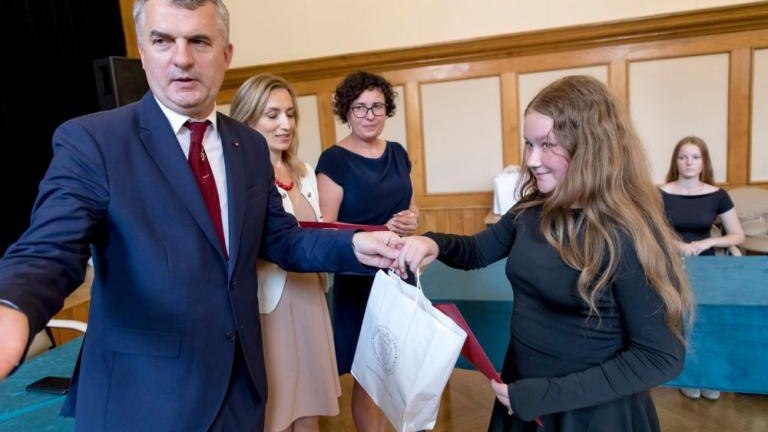 IX sesja mlodziezowej rady miejskiej w Wieliczce-015.jpg