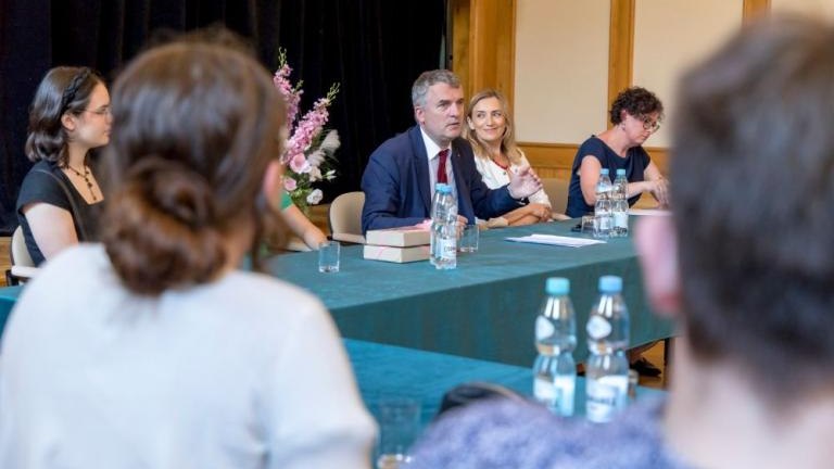 IX sesja mlodziezowej rady miejskiej w Wieliczce-017.jpg