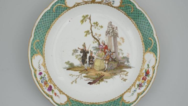 półmisek serwisowy, porcelana malowana, złocona, Misnia ok. 1760.jpg