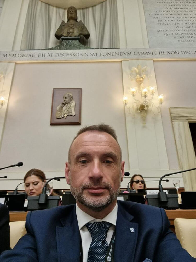 sekretarz Wieliczki Adam Marek Panuś podczas World Changers Summit w Watykanie 2023 15.jpg