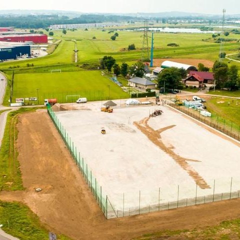 Budowa boiska sportowego w Brzegach