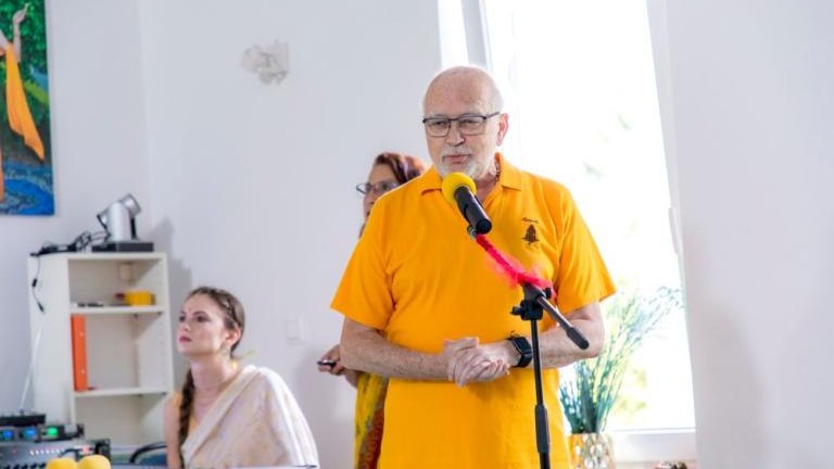 w swiatyni hinduistycznej w Brzegach-011.jpg
