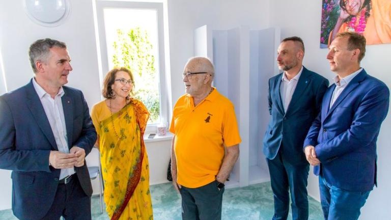 w swiatyni hinduistycznej w Brzegach-016.jpg