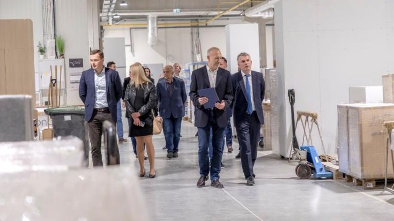 otwarcie zakladu produkcyjnego firmy Euronova w Wielickiej Strefie Aktywnosci Gospodarczej-003.jpg