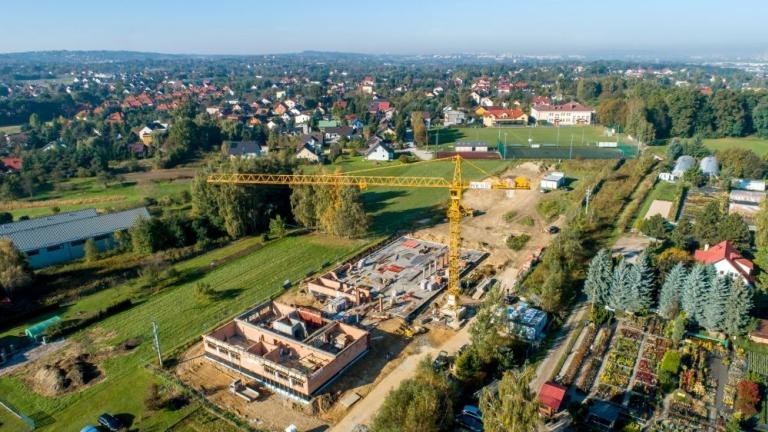 rosnace mury nowego budynku Szkoly Podstawowej w Sledziejowicach gm Wieliczka-013.jpg