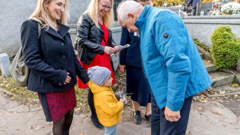 kwesta na odnowę zabytkow cmentarza komunalnego w Wieliczce-022.jpg