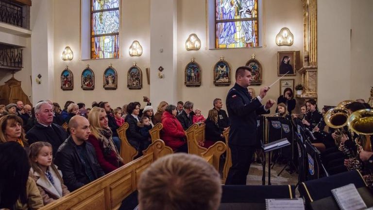 koncert zaduszkowy orkiestry detej Hejnal z Byszyc gm Wieliczka-008.jpg