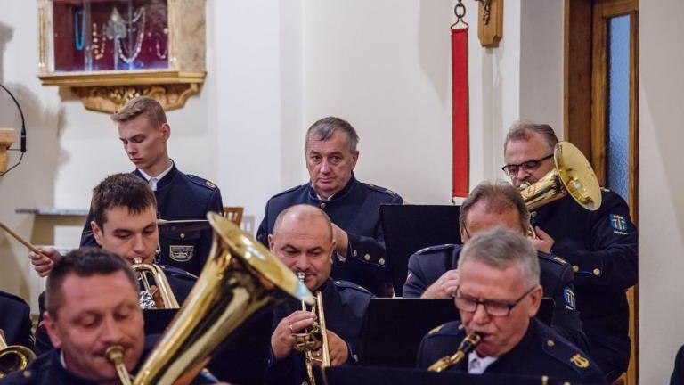 koncert zaduszkowy orkiestry detej Hejnal z Byszyc gm Wieliczka-013.jpg