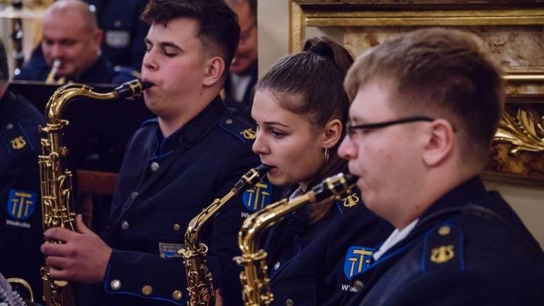 koncert zaduszkowy orkiestry detej Hejnal z Byszyc gm Wieliczka-020.jpg