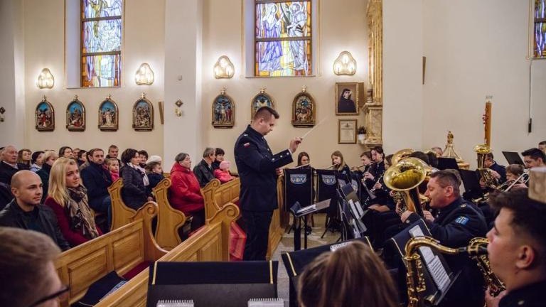 koncert zaduszkowy orkiestry detej Hejnal z Byszyc gm Wieliczka-023.jpg