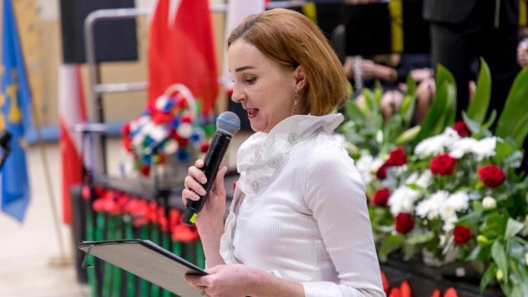 wspolne spiewanie piesni patriotycznych młodziezy wielickich szkol podstawowych Solne_Miasto-002.jpg