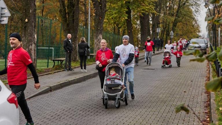 wspolne spiewanie piesni patriotycznych XX Wielicki Bieg Niepodległości Solne_Miasto Wieliczka-031.jpg