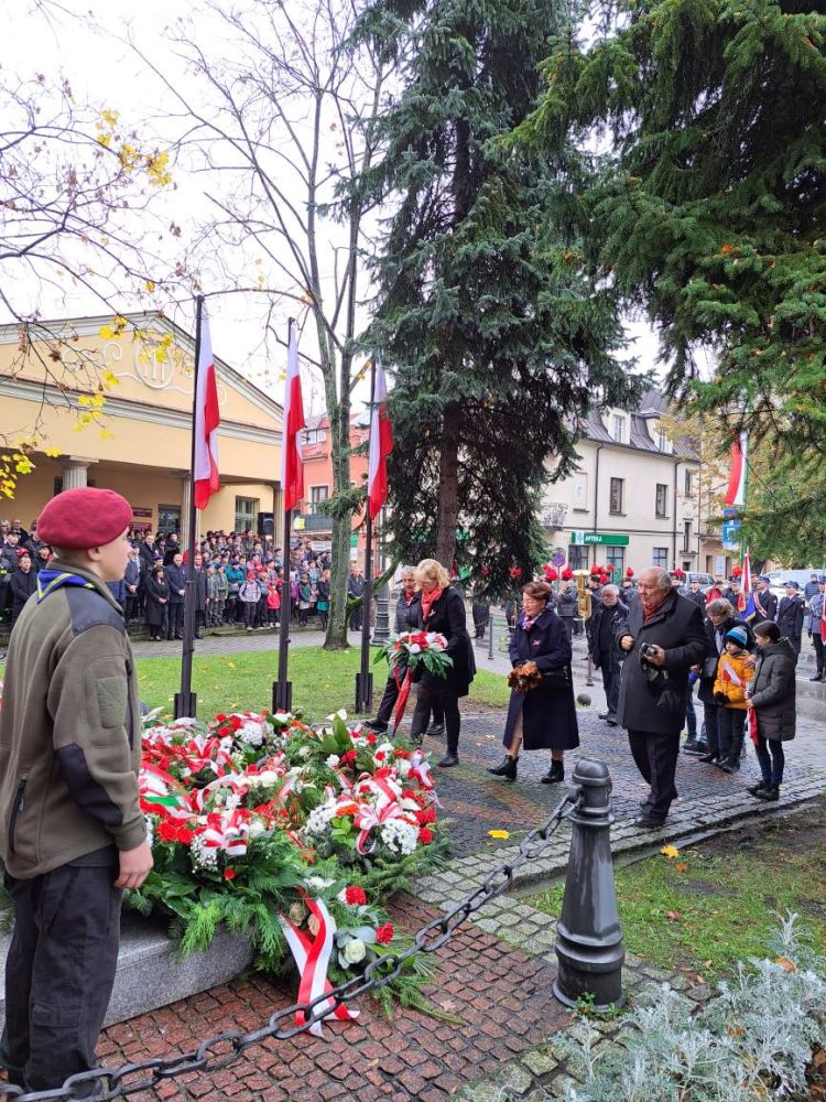obchody 105. rocznicy odzyskania przez Polske niepodległosci z udzialem delegacji Stowarzyszenia Klub_Przyjaciol_Wieliczki 1.jpg