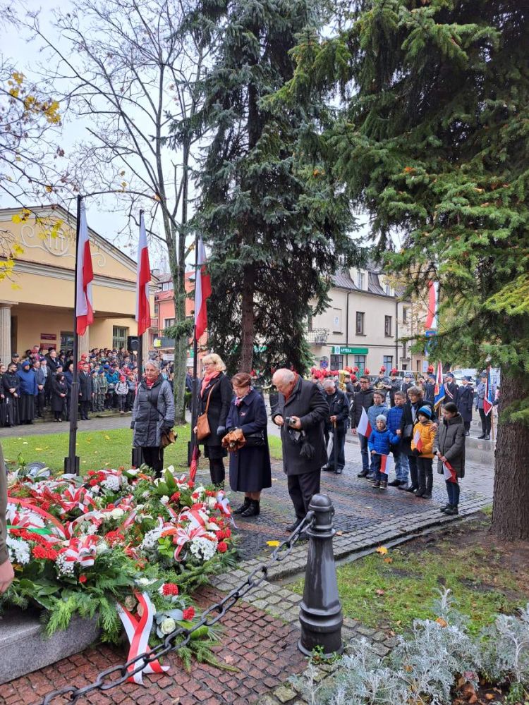 obchody 105. rocznicy odzyskania przez Polske niepodległosci z udzialem delegacji Stowarzyszenia Klub_Przyjaciol_Wieliczki 2.jpg