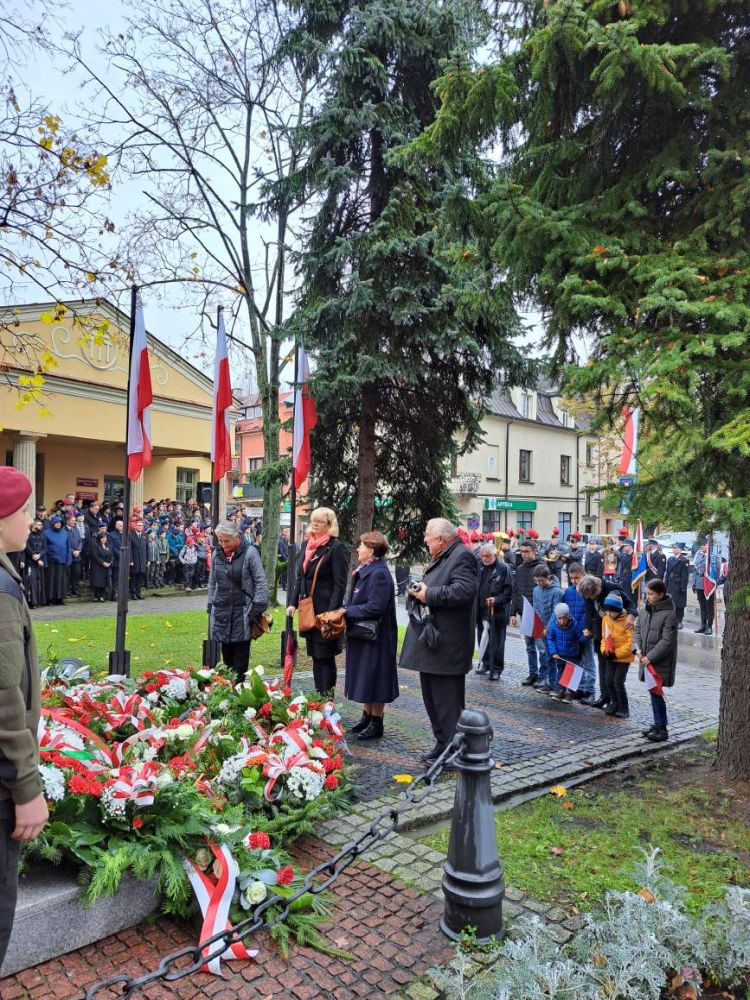 obchody 105. rocznicy odzyskania przez Polske niepodległosci z udzialem delegacji Stowarzyszenia Klub_Przyjaciol_Wieliczki 3.jpg