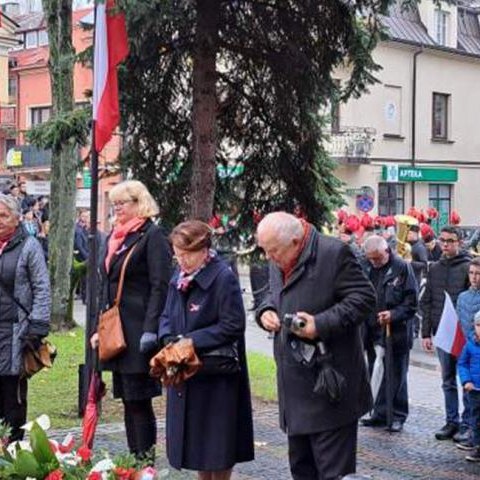 Obchody 105. rocznicy odzyskanie przez Polskę niepodległości z udziałem delegacji Stowarzyszenia „Klub Przyjaciół Wieliczki”