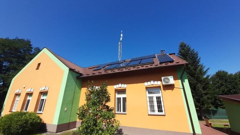 montaz instalacji fotowoltaicznych na budynkach uzytecznosci publicznej w Wieliczce-004.jpg