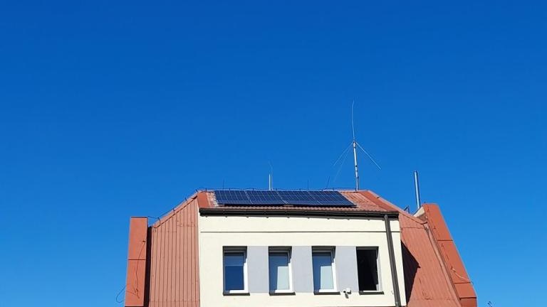 montaz instalacji fotowoltaicznych na budynkach uzytecznosci publicznej w Wieliczce-007.jpg