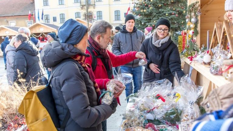 Wigilia dla mieszkancow 2023 wielicki_rynek Miasto i Gmina Wieliczka-012.jpg