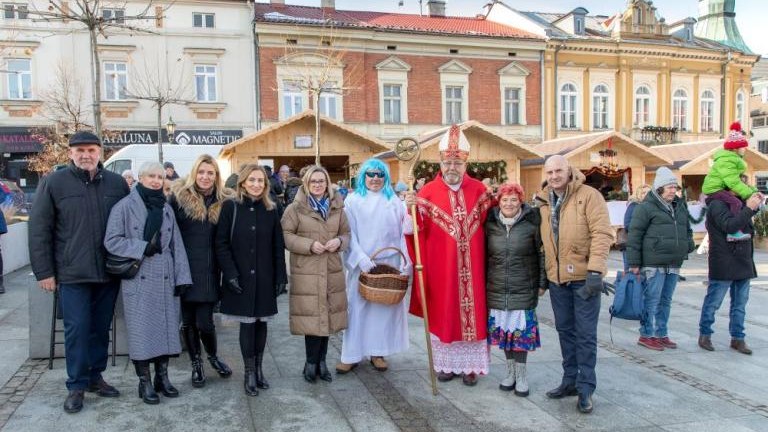 Wigilia dla mieszkancow 2023 wielicki_rynek Miasto i Gmina Wieliczka-029.jpg