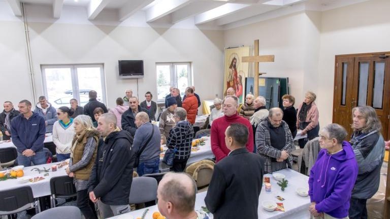 Spotkanie przy Wigilijnym Stole z potrzebujacymi w Wieliczce-016.jpg