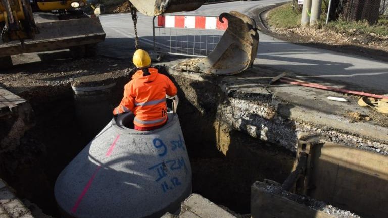 za ponad 250 mln zł wybudowano blisko 300 km sieci kanalizacyjnej w Miescie i Gminie Wieliczka-001.jpg