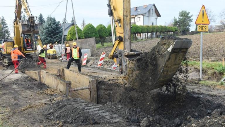 za ponad 250 mln zł wybudowano blisko 300 km sieci kanalizacyjnej w Miescie i Gminie Wieliczka-004.jpg