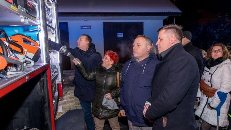 nowy samochod pozarniczy dla OSP Grabie gw Wieliczka-034.jpg