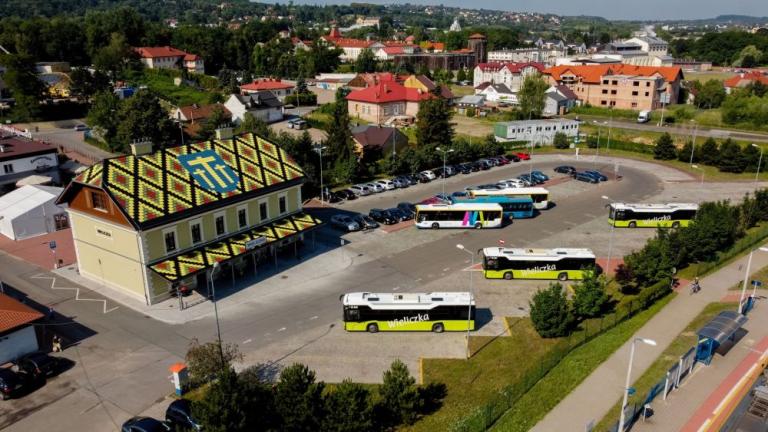 ponad 800 tys pasazerow Wielickiej Komunikacji Miejskiej-001.jpg