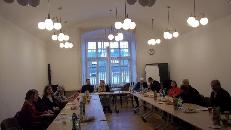 msza sw w kosciele Karmelitow dla MZRTK i spotkanie oplatkowe w bibliotece publicznej przy Rajskiej-005.jpg