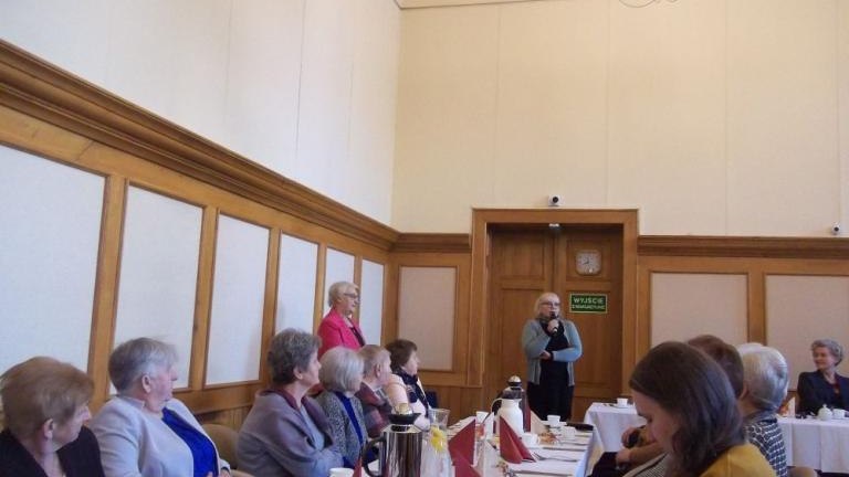 delegacja KPW na Spotkaniu Noworocznym Srodowisk Senioralnych w Wieliczce Sala Magistrat-008.jpg