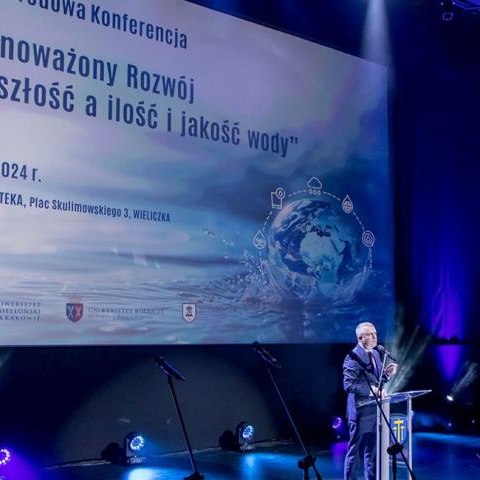 Eksperci w Wieliczce o zrównoważonym rozwoju. Przyszłość środowiska.