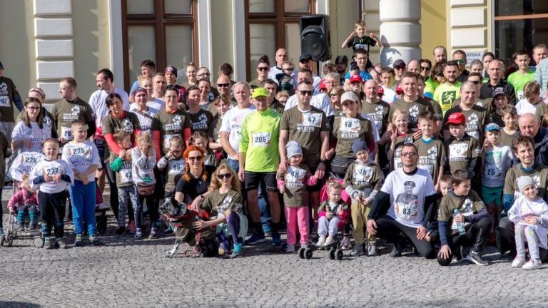 Bieg Tropem Wilczym - rekordowe 350 osob na linii startu-012.jpg